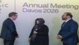 وفد الإمارات في &laquo;دافوس 2026&raquo; يلتقي رئيس المنتدى الاقتصادي العالمي