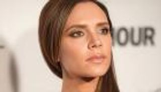 خلاف عائلي يدفع أغنية لفيكتوريا بيكهام إلى قوائم الأعلى استماعا