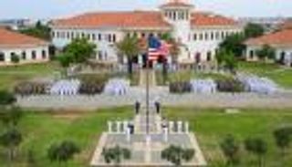 هل يمكن أن تتخلى واشنطن عن أوروبا؟.. 4 قواعد أمريكية تعقد القرار