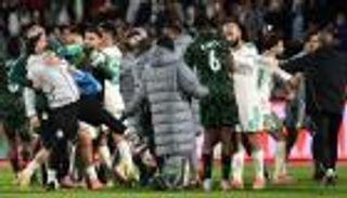 السنغال مهددة أيضا.. هل يمدد &laquo;الكاف&raquo; عقوباته ضد الجزائر إلى المونديال؟