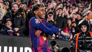 لامين يامال نجم برشلونة الواعد