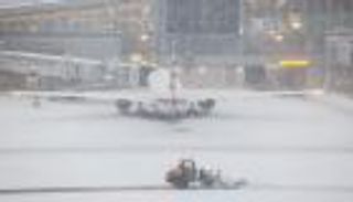 عاصفة ثلجية تجتاح أمريكا.. انقطاع الكهرباء عن 600 ألف شخص وإلغاء 9600 رحلة جوية