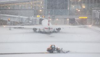 عاصفة شتوية عاتية تجتاح أمريكا