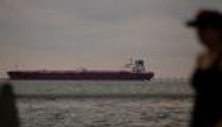 أول شحنة خام مباشرة.. ناقلة نفط فنزويلي تغادر إلى ميناء أمريكي