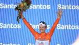 أسقط متسابق فريق الإمارات.. كنغر يقطع الطريق ببطولة العالم للدراجات