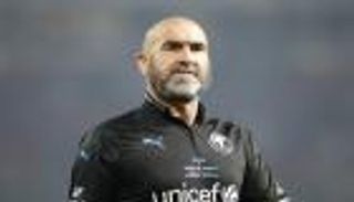 من هداف إلى مطرب.. أسطورة مانشستر يونايتد يطرح ألبومه الكامل