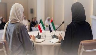  المنتدى الأول للمرأة الإماراتية والكويتية