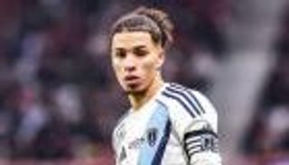 بطريقة مهينة.. قصة طرد إيلان قبال من مارسيليا