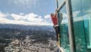 دون حبال.. المتسلق &laquo;العنكبوت&raquo; يصنع حدثا تاريخيا (فيديو)