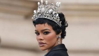 نجوم العالم يتألقون في عرض شوباريللي 