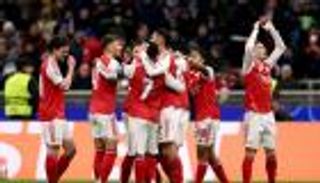 بعد استفزاز سكولز لأرسنال.. أسوأ 10 أبطال في تاريخ البريميرليغ