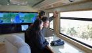 &laquo;محبوبة&raquo; زعيم كوريا الشمالية تخطف الأضواء من الصواريخ