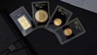 الذهب عيار 21 يحطم حاجز 7 آلاف جنيه في مصر.. هل حان وقت البيع؟