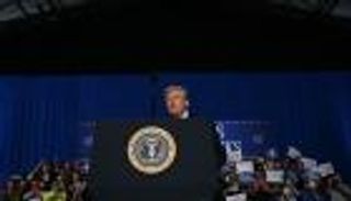 دقت ساعة الحرب؟ ترامب يعلن توجه أسطول حربي &laquo;آخر&raquo; نحو إيران