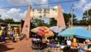 من البارود إلى &laquo;إرهاب الجوع&raquo;.. كيف يغير &laquo;القاعدة&raquo; تكتيكه في بوركينا فاسو؟