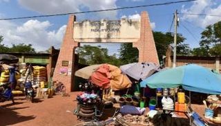 السوق المركزية في فادا نغورما ببوركينا فاسو