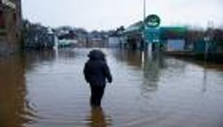 إعلان حالة الطوارئ.. فيضانات بريطانيا تهدد الأرواح بعد عاصفة تشاندرا