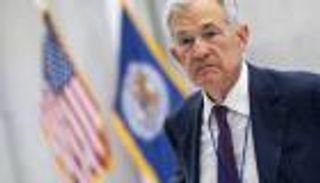 ثنائية &laquo;الذهب والدولار&raquo;.. لعبة الأسواق للتحوط من قرار الفيدرالي الأمريكي