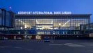 إطلاق نار وانفجارات قوية قرب مطار نيامي في النيجر (فيديو)