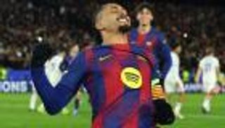 بروح رياضية.. يامال يمنح رافينيا أول هدف في دوري أبطال أوروبا (فيديو)