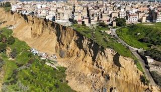 مستجدات عواصف إيطاليا