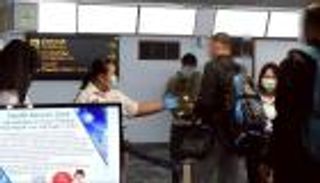 سنغافورة تعزز إجراءات الفحص الصحي بمطار تشانغي بعد تفشي فيروس نيباه