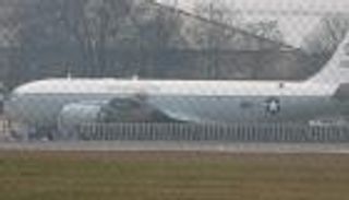 &laquo;كاشفة الأسلحة النووية&raquo; الأمريكية تصل بريطانيا وسط التهديدات لإيران  