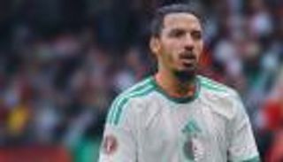 &laquo;هذا ما حدث له&raquo;.. حارس الجزائر يكشف سبب &laquo;مشاكل&raquo; بن ناصر