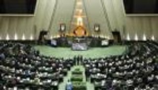 بزي الحرس الثوري.. برلمان إيران يصنف الجيوش الأوروبية &laquo;إرهابية&raquo;