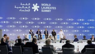 جانب من فعاليات القمة العالمية للعلماء