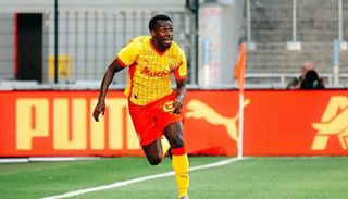 سعود عبد الحميد بقميص لانس الفرنسي