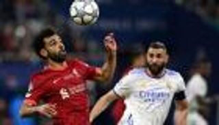 بنزيما يعيد محمد صلاح إلى الدوري السعودي
