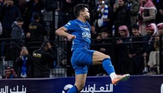 القنوات الناقلة لمباراة الهلال والأخدود اليوم
