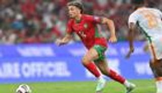 نائل العيناوي.. كيف حوّل برشلونة مسيرته من التنس إلى منتخب المغرب؟