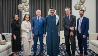 الشيخ عبدالله بن زايد آل نهيان مع أعضاء اللجنة اليهودية الأمريكية
