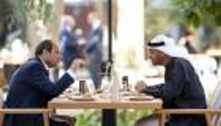 محمد بن زايد والسيسي يبحثان التطورات الإقليمية والتعاون الثنائي