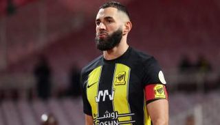 كريم بنزيما بقميص الاتحاد