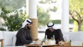 محمد بن زايد يبحث العلاقات الثنائية مع مستشار الأمن الوطني البحريني