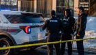 حادثة مأساوية.. إطلاق نيران ومقتل شخصين في مباراة هوكي جليد (فيديو)