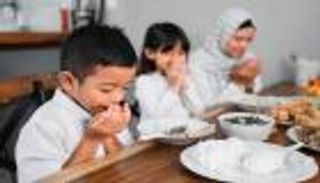 هل الصيام يؤثر على نمو الأطفال؟ رأي الخبراء