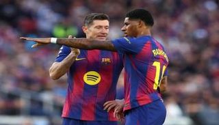 روبرت ليفاندوفسكي مهاجم برشلونة