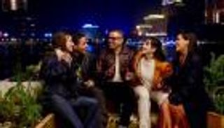 عمرو دياب يطل لأول مرة مع أبنائه الأربعة في أحدث حملاته الإعلانية