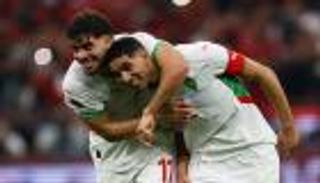 عائد من الجحيم.. نجم دوري الدرجة الأولى الإنجليزي يدعم منتخب المغرب