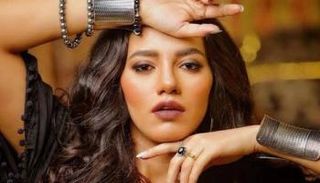الفنانة سمية درويش