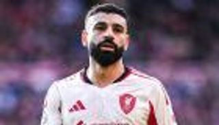محمد صلاح وصدمة الأرقام.. مطالبات بجلوسه على الدكة