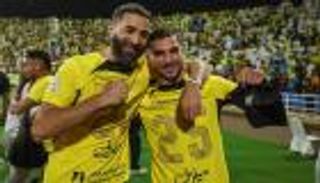بعد الكلاسيكو.. خطوة صادمة من بنزيما ضد حسام عوار
