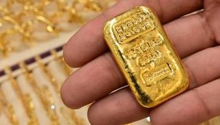 ضبابية الرسوم الجمركية تشعل أسعار الذهب