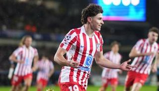 جوليان ألفاريز مهاجم أتلتيكو مدريد