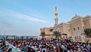 الإمارات عاصمة للإنسانية وعمل الخير