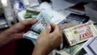 &laquo;الأخضر&raquo; يطيح بالدينار الليبي.. و3.6 مليار دولار لاحتواء الأزمة